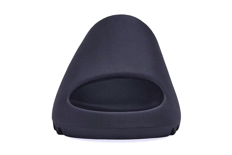 Kanye West's YEEZY SLIDE Kanye West's YEEZY SLIDE