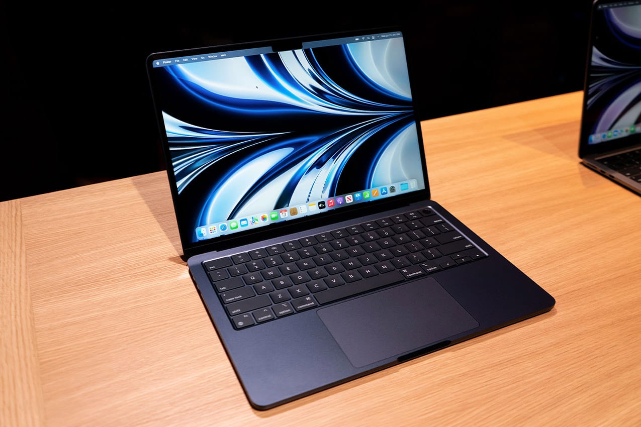 Apple MacBook Air With M2 Chip Review: Lightweight Build and