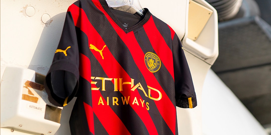 Выездная форма «Манчестер Сити» на сезон 2022/23 представлена ​​в красно-черных полосках
