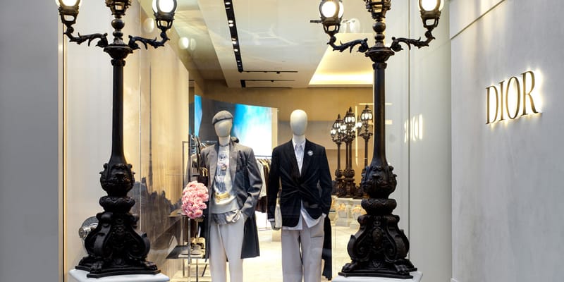 Dior-Opens-Mens-Winter-2022-