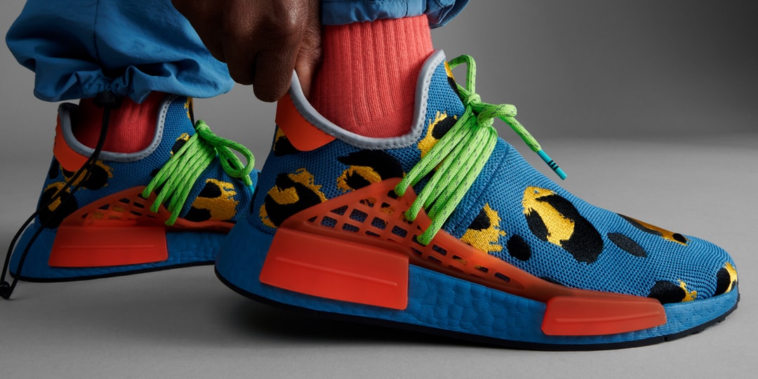 Кроссовки Adidas Hu NMD с анималистическим принтом от Pharrell в синем цвете