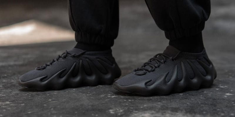 Adidas yeezy 700 outlet utility black on feet