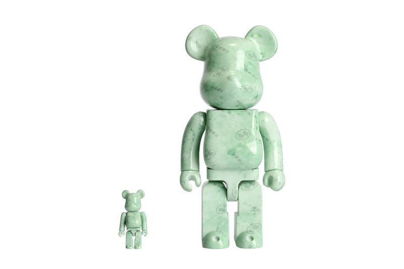 다다DADA多多's Debut BE@RBRICK Figures Arrive in Watermarked Jade