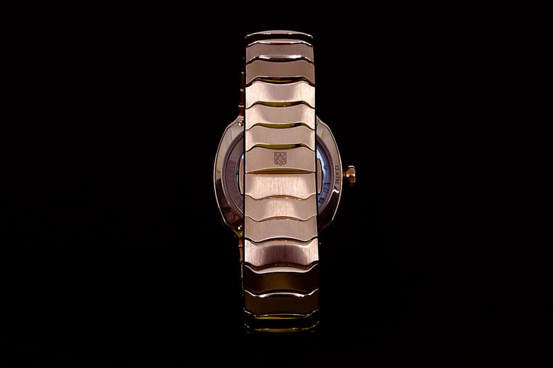 H. Moser & Cie. red gold flying tourbillon Vantablack Streamliner Ref ...