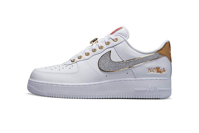 Nike air force 2024 1 gold accent