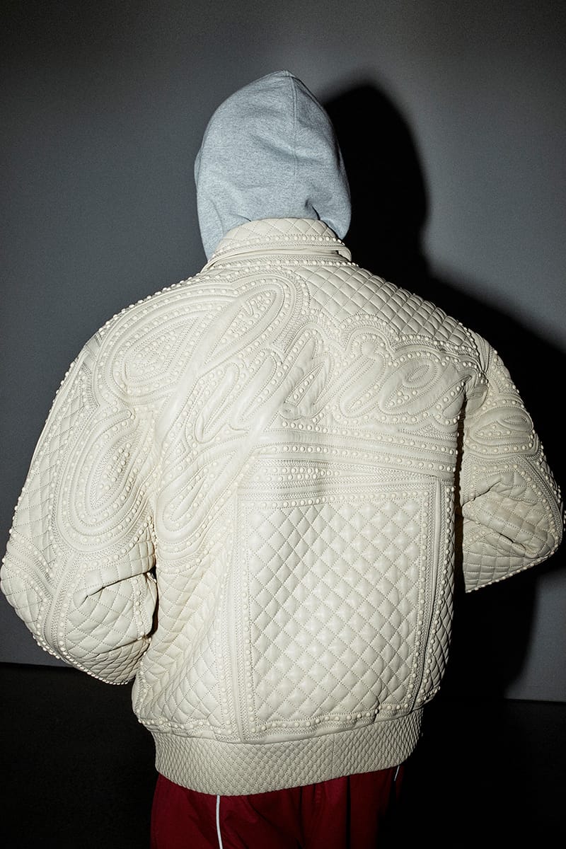 Supreme Fall/Winter 2022 Lookbook | Hypebeast Supreme Fall/Winter 2022 Lookbook | Hypebeast