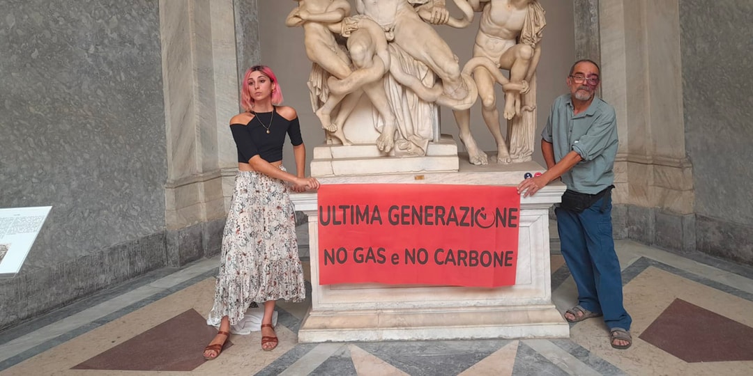 Климатические активисты приклеили руки к статуе в Ватикане