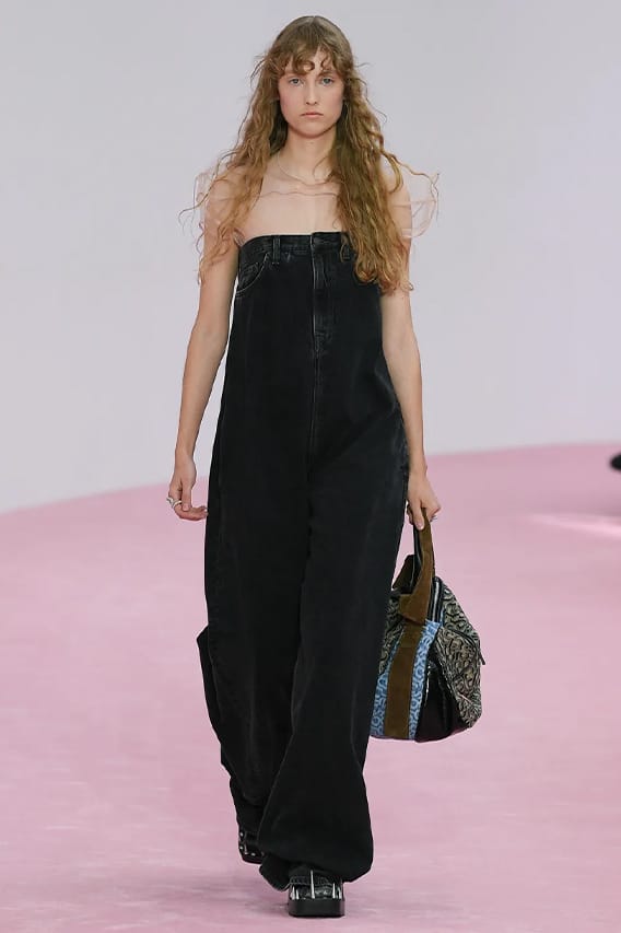 パンツ Acne Studios 23SS Runway show piece Acne Studios Spring 2023 Ready-to-Wear Collection | Vogue