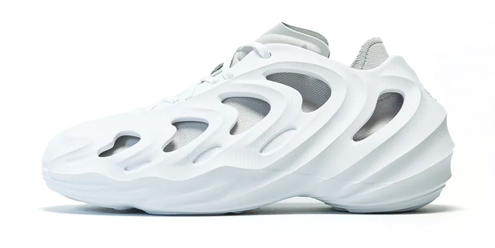 Adidas adiFOM Q в белых клетках и серых ботинках
