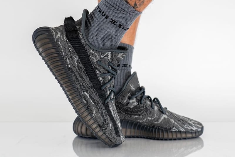 Grey yeezy sale boost