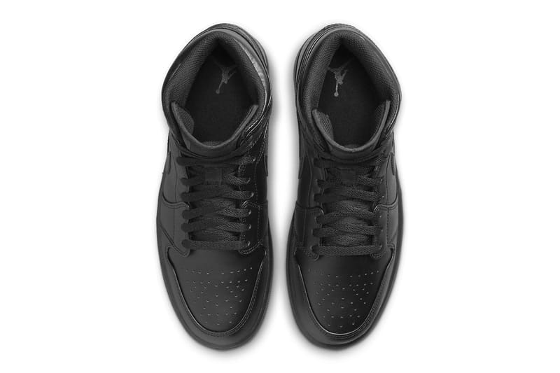 Nike air jordan on sale 1 mid triple black