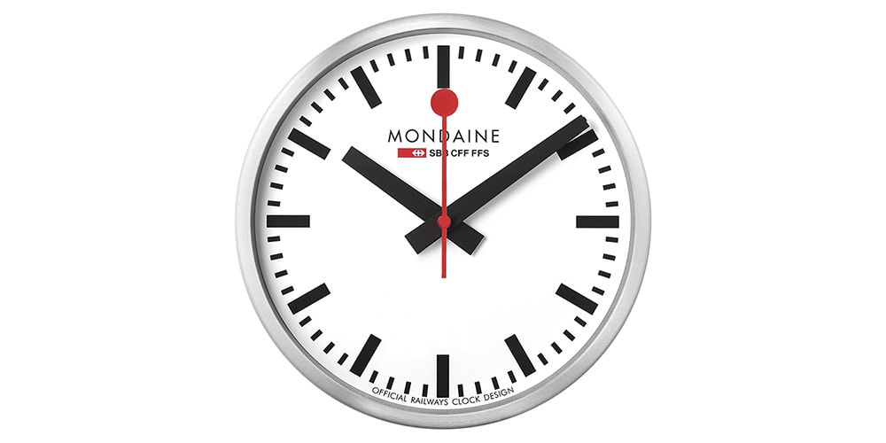 Mondaine предлагает алюминиевые швейцарские железнодорожные часы с поддержкой Wi-Fi для дома