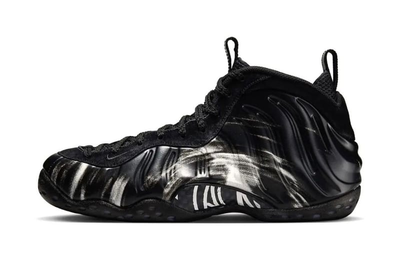 All black shop nike foams