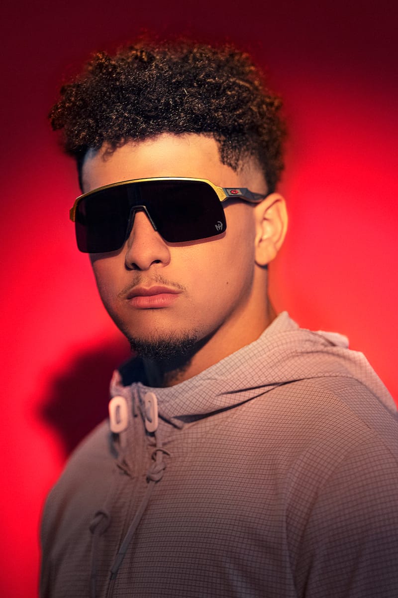 Mahomes sales oakley glasses