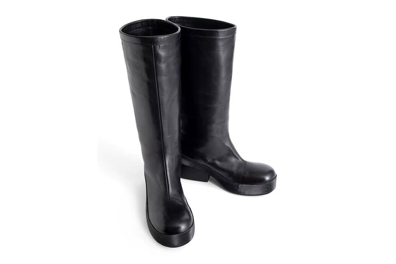 Raf Simons FW22 Runway Black Block Heel Boots Drop | Hypebeast Raf Simons FW22 Runway Black Block Heel Boots Drop | Hypebeast
