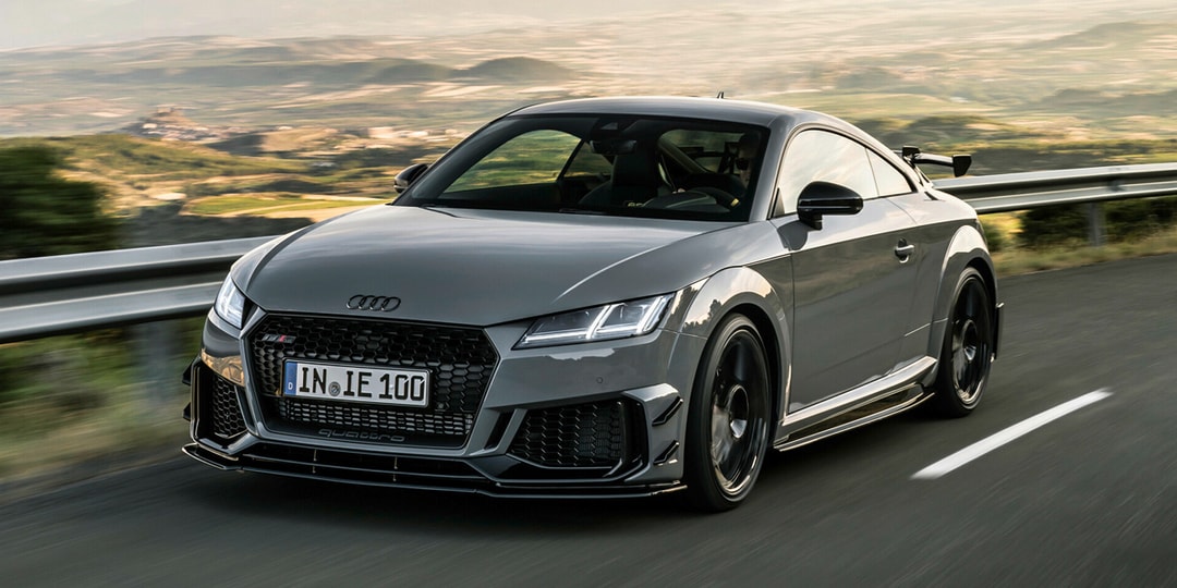 Audi приветствует главный продукт своим купе TT RS «Iconic Edition»