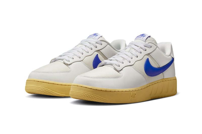 Nike air force 1 with best sale blue swoosh