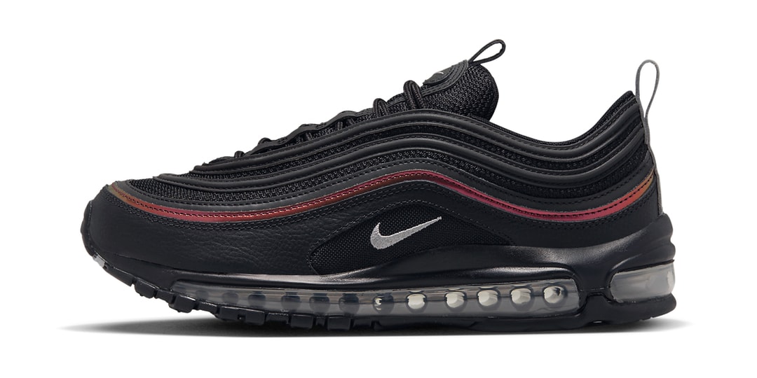 Переливающаяся красная полоса на Nike Air Max 97