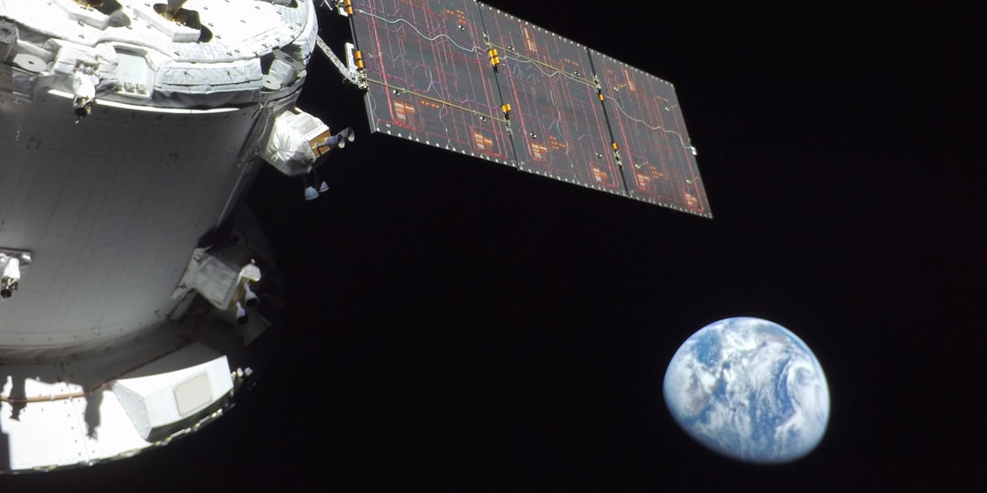 Посмотрите, как космический корабль НАСА «Орион» пролетает мимо Луны