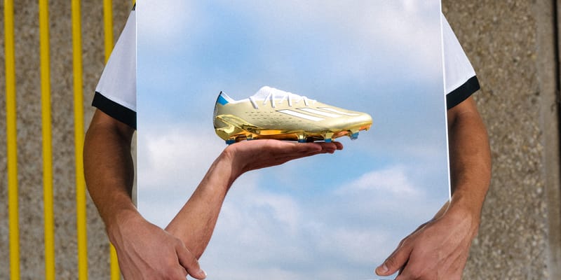 Messi gold clearance football boots