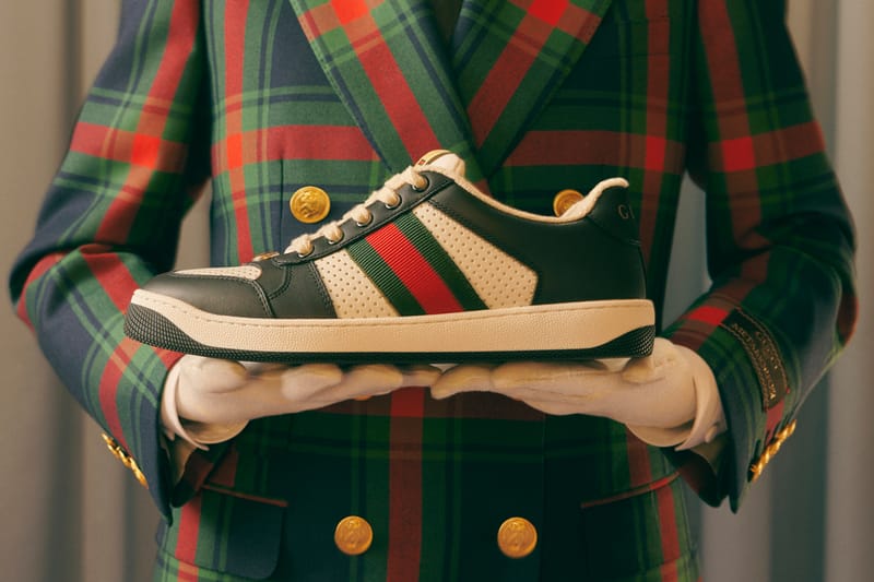 スニーカー Gucci Screener Sneakers With Web Motif Gucci Invites Artists to Interpret Monochrome Collection