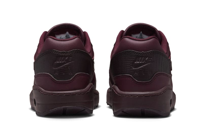 Nike burgundy shoes air on sale max