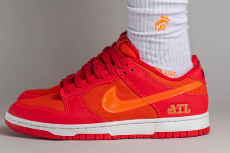 On-Feet Look at Nike Dunk Low 