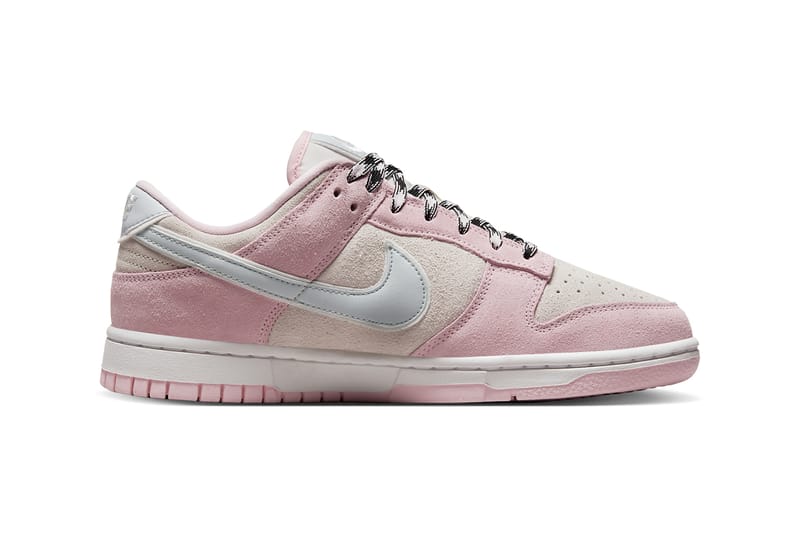 Pink shiny outlet nike dunks