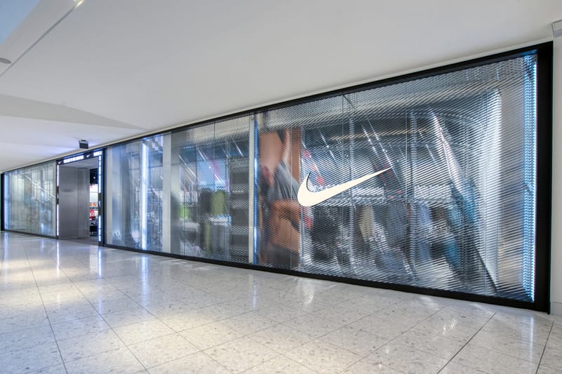 Nike store shop in aventura mall