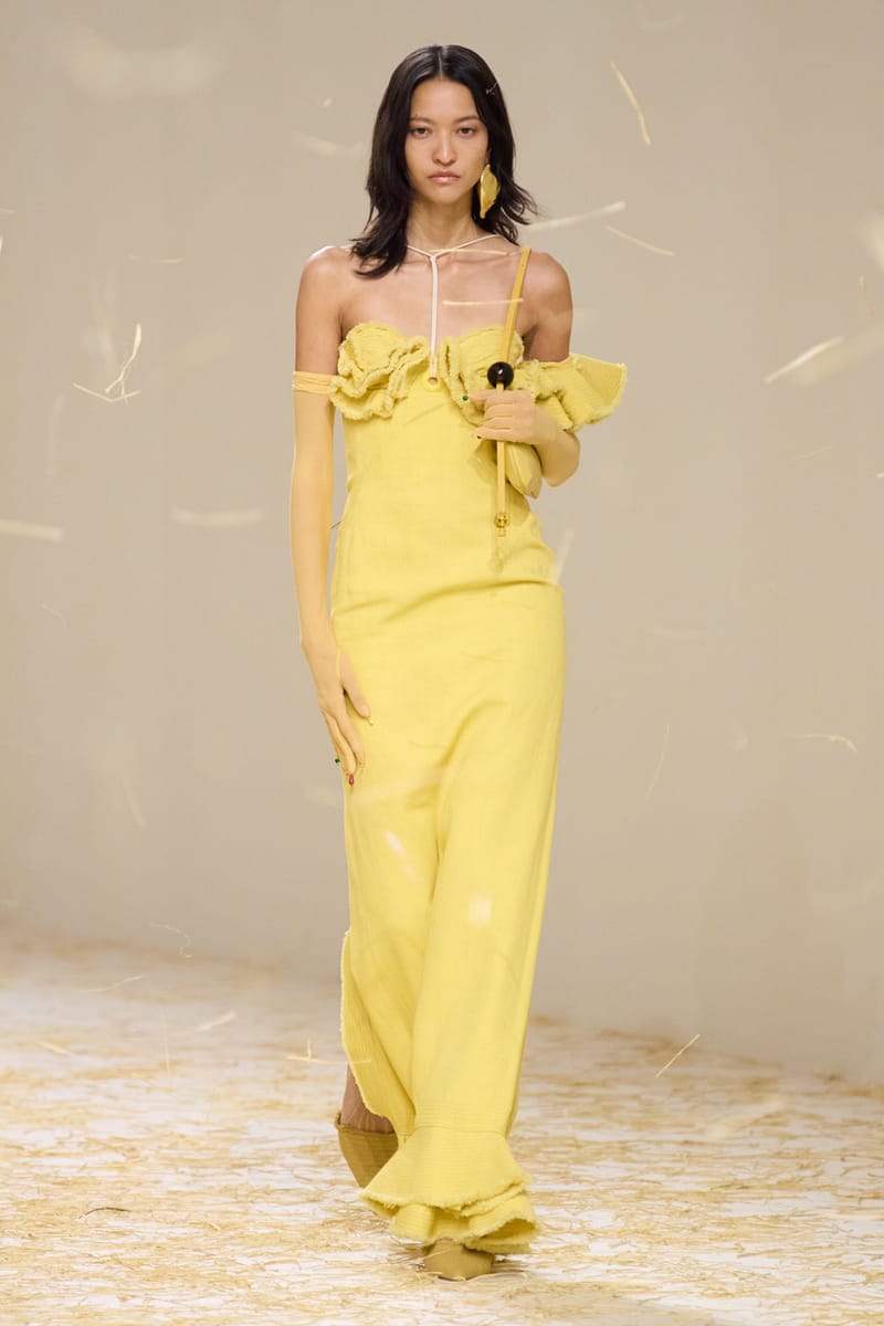 Jacquemus “LE RAPHIA” Spring/Summer 2023 Runway Show | Hypebeast