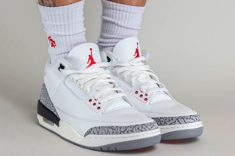 Jordan 3 hot sale on feet