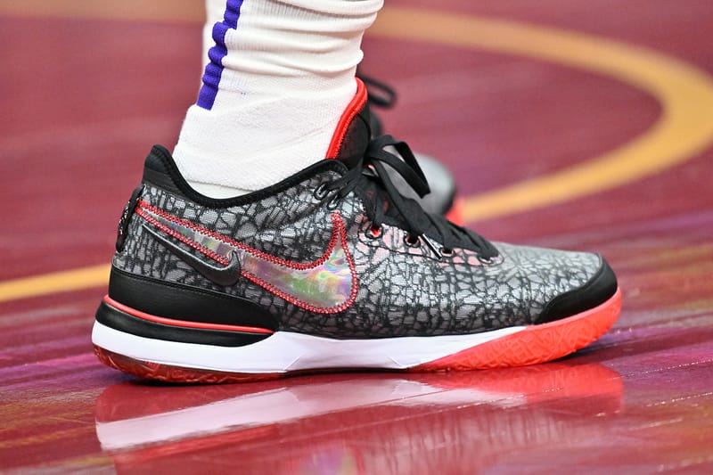 LeBron James FaZe Clan x Nike LeBron 20 NXXT First Look | Hypebeast