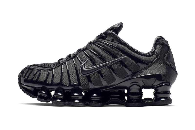 Nike black shox store tl