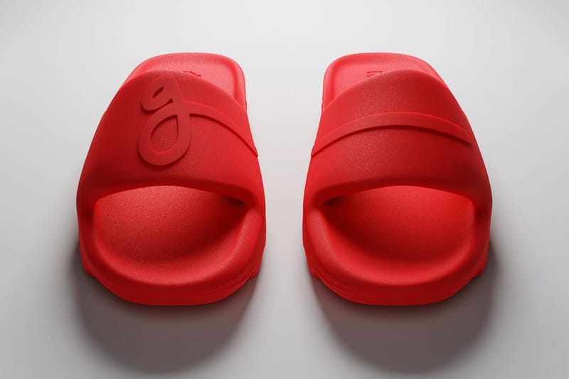 Red yeezys outlet slides