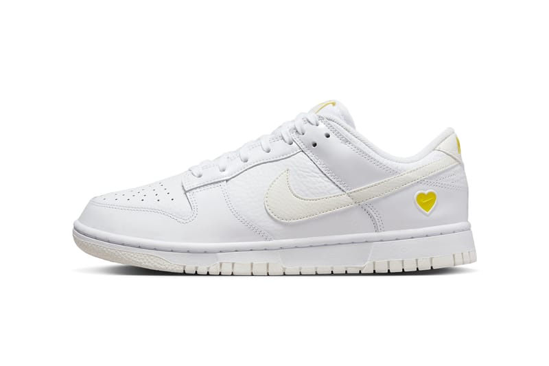 Nike trainers hot sale yellow tick