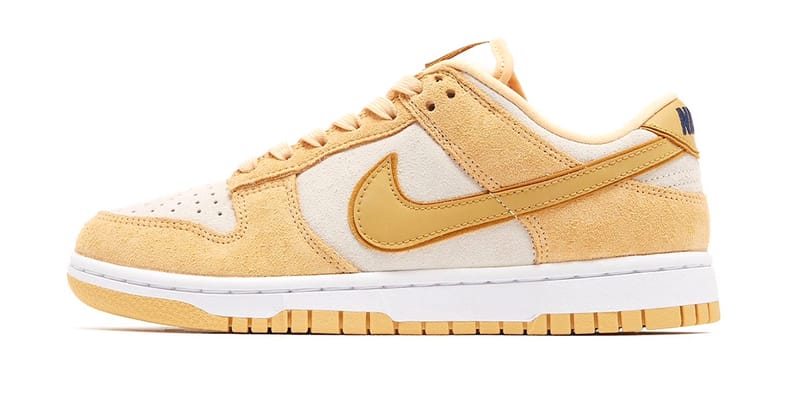 Gold nike hot sale dunks