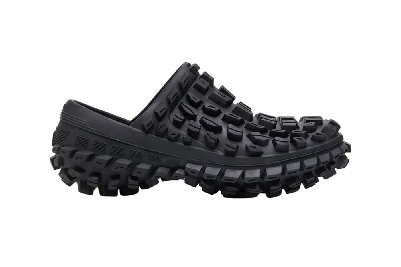 Balenciaga Defender Extreme Tire Tread Clogs Release | Hypebeast