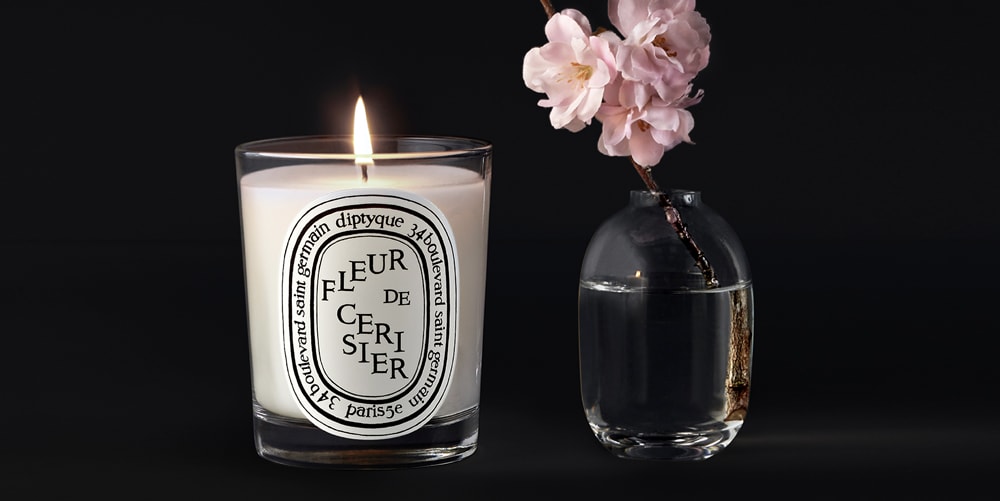 Свеча Fleur de Cerisier от Diptyque посвящена сезону цветения сакуры