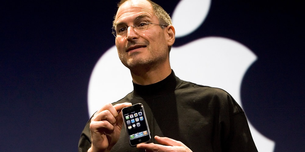 Нераспечатанный Apple iPhone первого поколения продан на аукционе за 63 356 долларов США