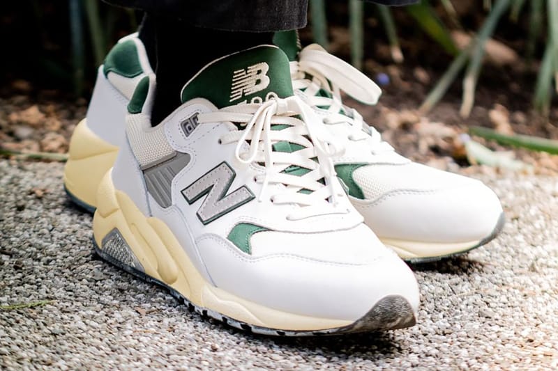 New balance hotsell green and white