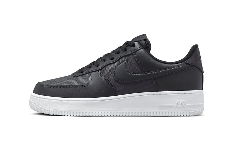 Air force 1 black with hot sale white sole