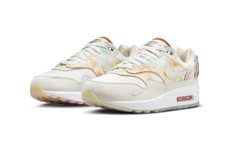 Shops air max 1 scratch