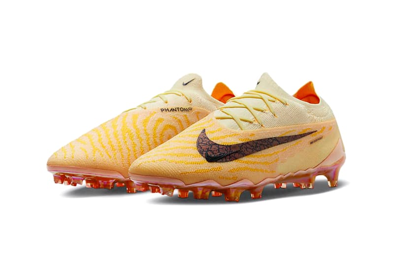 Orange nike soccer outlet boots