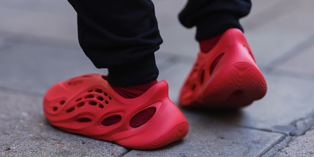 men yeezy sneakers