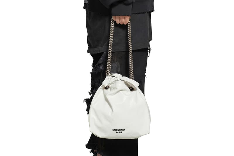 BALENCIAGA (バレンシアガ) TRASH BAG トラッシュバッグ Balenciaga's Crush Tote An elevated update on the Trash Bag