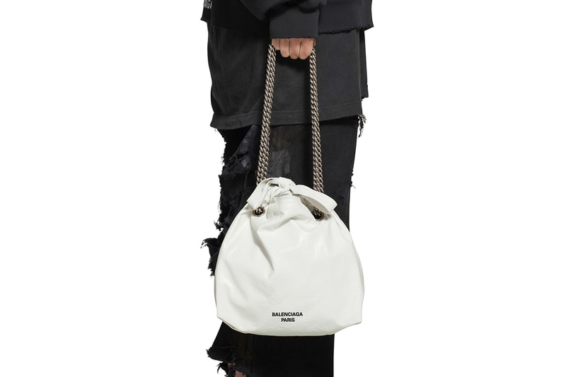 【b.TRASHさま専用】BALENCIAGA ホワイト かごバッグ Balenciaga Echoes the Trash Bag With New Crush Bag | Hypebeast