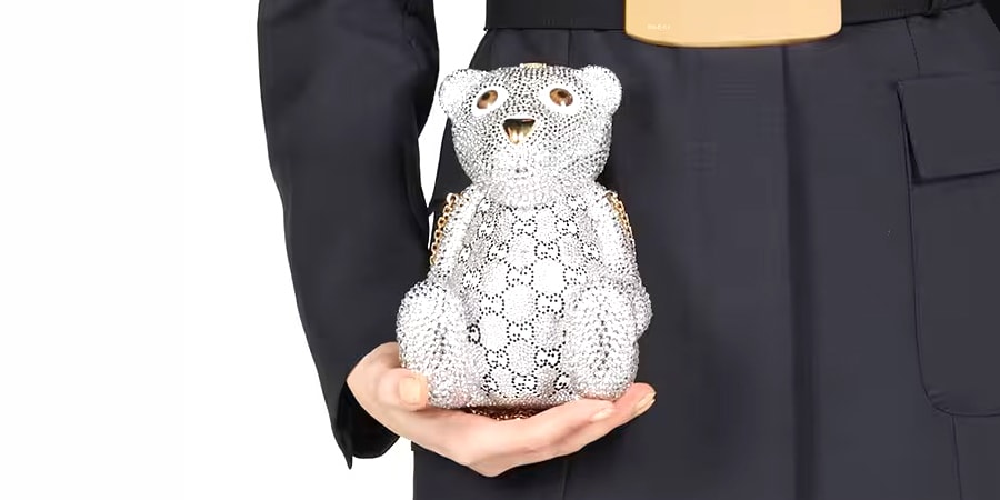 Gucci выпускает сумки Minaudière с плюшевыми мишками, покрытыми кристаллами, стоимостью 43 тысячи долларов США
