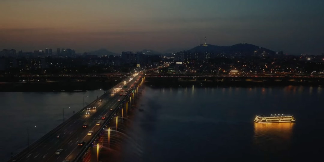 Посмотрите превью предосеннего показа Louis Vuitton 2023 в Сеуле