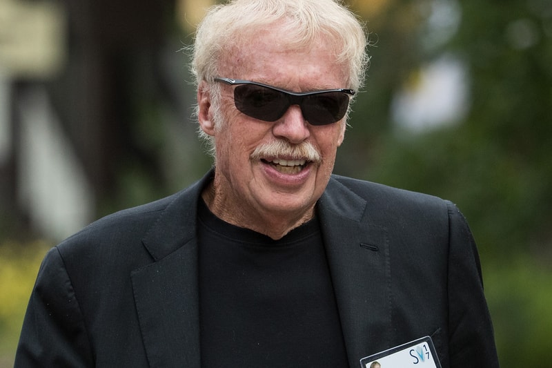 nike founder phil knight
