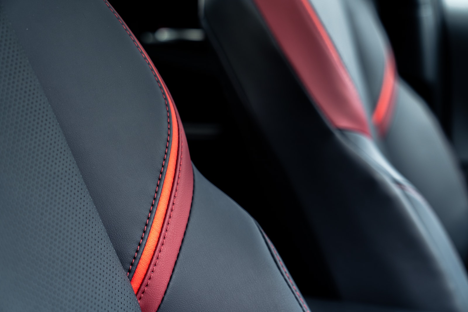 toyota-prius-prime-xse-closer-look-23.jp